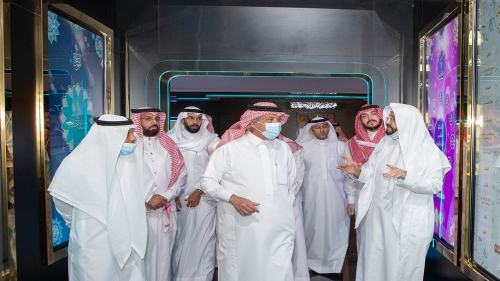 His Excellency Dr. Majid Al-Qasabi visits International Fair and Museum of the Prophet's Biography