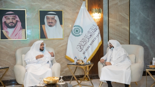 His Eminence Sheikh Abdul Bari Al-Thubaiti, Imam and Preacher of the Prophet’s Mosque, visits the International Fair and Museum of the Prophet’s Biography and Islamic Civilization