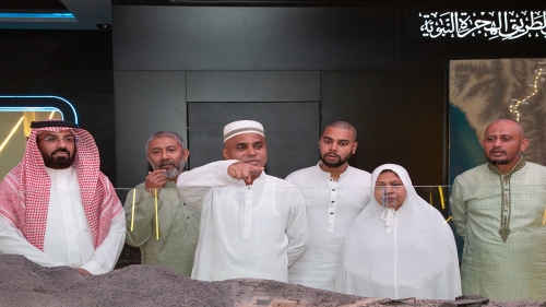 Chief of Bangladesh Naval Staff Visits International Fair and Museum of the Prophet’s Biography and Islamic Civilization