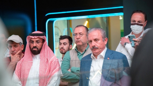 Speaker of the Turkish Parliament Visits International Exhibition of the Prophet's Biography